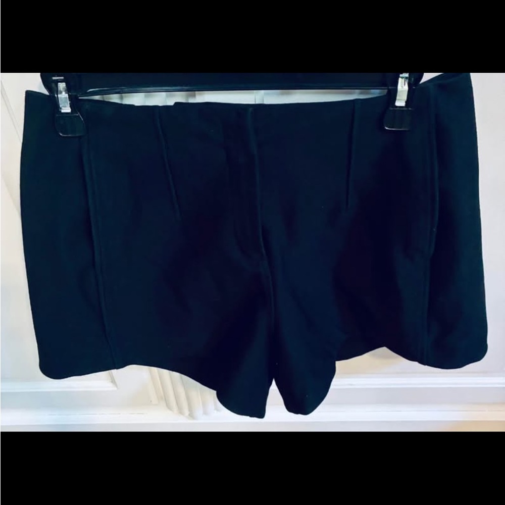 Lululemon Athletica Black Women's Bermudas